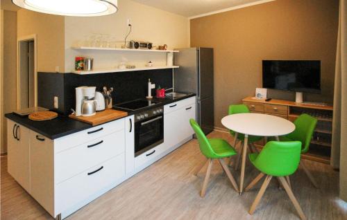 Gelbensande Appartement | Lovely Apartment In Graal-Müritz