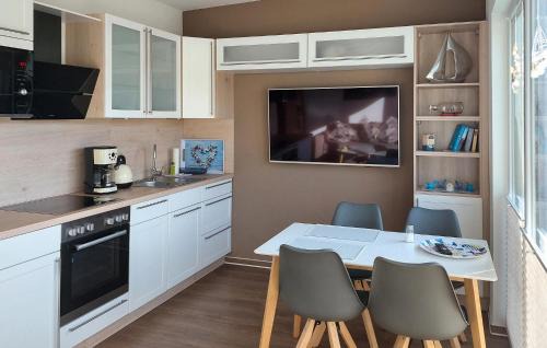 Gelbensande Appartement | Lovely Apartment In Graal-Müritz