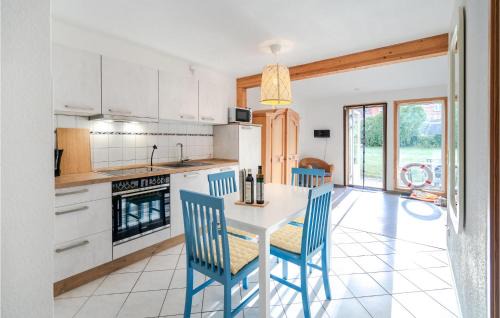 Barhoft Appartement | Lovely Apartment In Klausdorf With Wifi