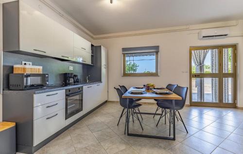 Mali Vareski Appartement | Lovely Apartment In Peruski