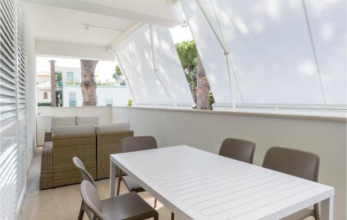 Pineto Appartement | Lovely Apartment In Pineto With Kitchen