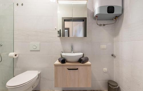 Prizna Appartement | Lovely Apartment In Prizna With Wifi