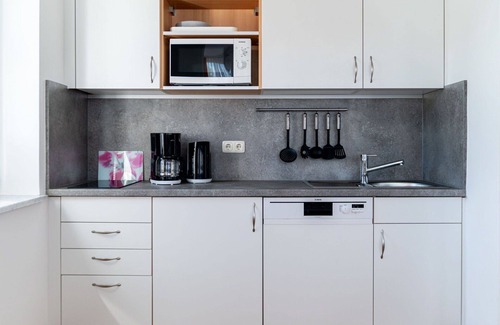 Sellin Villa | Agréable appartement dans une maison de vacances avec WIFI, TV, terrasse et animaux admis