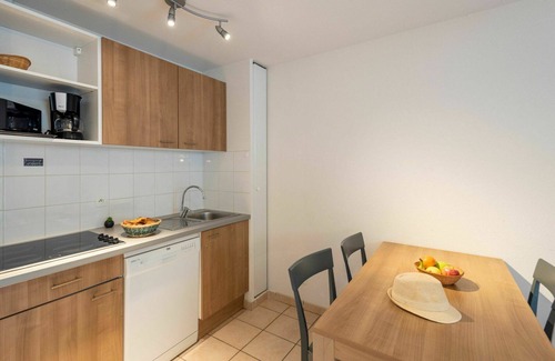 Saumur Maison | Bel appartement dans une maison de vacances avec internet, piscine, TV, terrasse et animaux admis