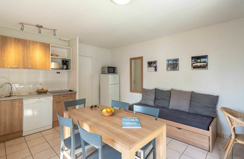 Saumur Maison | Bel appartement dans une maison de vacances avec piscine, internet, TV, terrasse et animaux admis