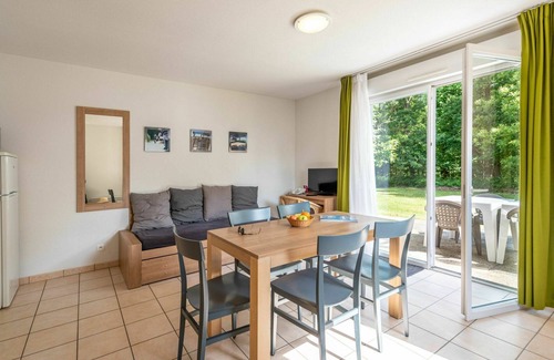 Saumur Maison | Bel appartement dans une maison de vacances avec piscine, internet, TV, terrasse et animaux admis