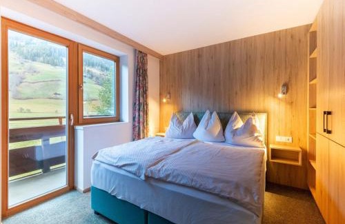 Wald im Pinzgau Appartement | Lovely Apartment with Sauna, Ski Storage, Pool, Terrace