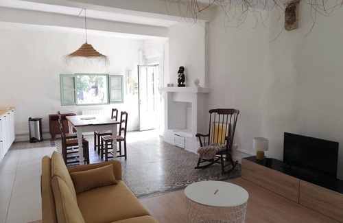 Sommieres Appartement | Joli appartement avec vue, jardin et terrasse