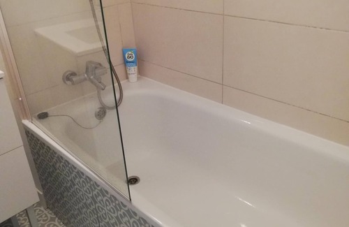 Sommieres Appartement | Joli appartement avec vue, jardin et terrasse