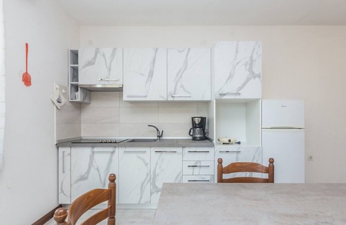Nerezine Appartement | Lovely apartment ZOE with large terrace and own grill 300m from the beach