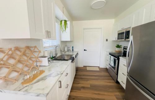 Port Dover Appartement | Lovely Beachside Oasis 2BD in Port Dover
