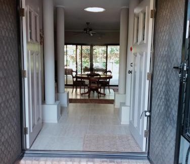 Collingwood Park Lit Et Petit-Déjeuner | Lovely, bright single bedroom, private bathroom, coffee beakfast, relax, near shopping Malls