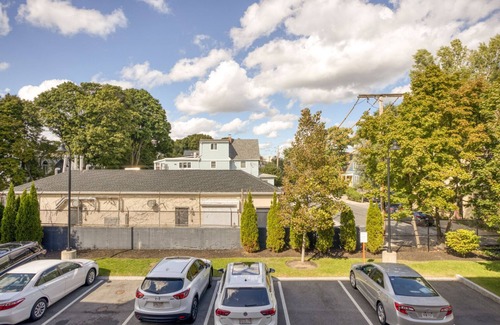 North Cambridge Appartement | Lovely Cambridge Alewife 2BR w/ W/D & Gym, nr Davis Sq, by Blueground