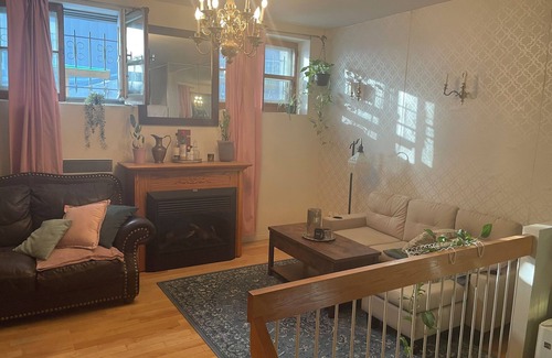 Vieux-Quebec-Cap-Blanc-colline Parlementaire Appartement | Lovely condo in the heart of Old Quebec.