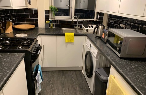 Havering Park Maison | Lovely Contractor/family House London