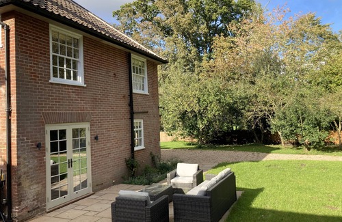 Erpingham Cottage | Lovely cosy cottage annex in beautiful North Norfolk and close to the coast.