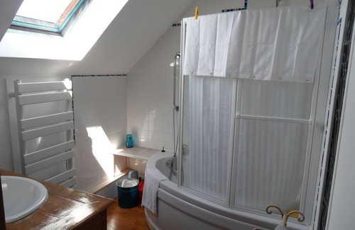 Pouzy-Mesangy Autre | Belle maison de campagne avec vue, étang, jardin et terrasse, située dans 5 acres.