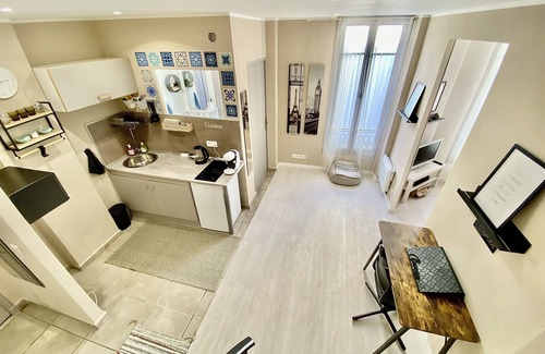 Le Piol Appartement | Lovely & cozy duplex heart of Nice with bathtub!