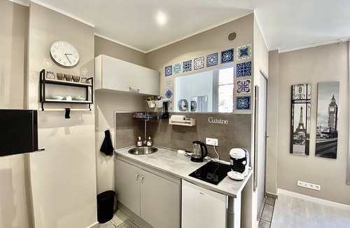 Le Piol Appartement | Lovely & cozy duplex heart of Nice with bathtub!