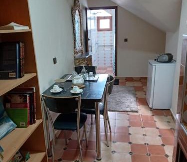Ifrane Appartement | Lovely & Cozy Self-Contained Studio Apartment For 2 Guests Apt No 3