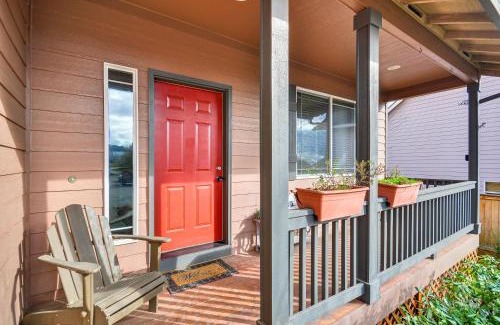 Dundee Maison | Lovely Dundee Home with Private Yard and Fire Pit!