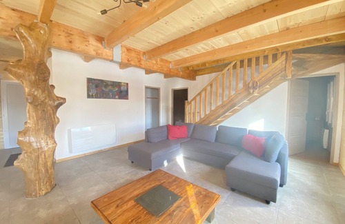 Saint-Disdier Maison | Lovely duplex with cinema room