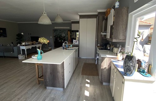Hartbeespoort Maison | Lovely family home in Pecanwood Golf Estate