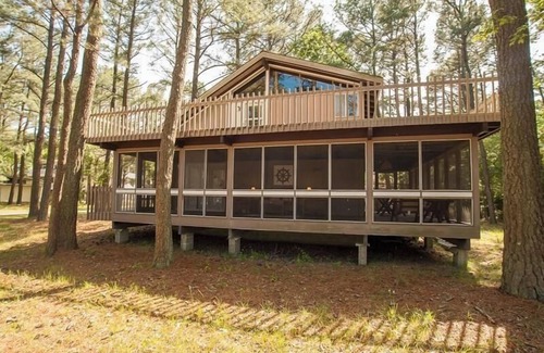 North Shores Maison | Lovely five bedroom home located in the North Shores area of Rehoboth