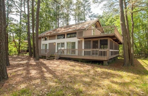North Shores Maison | Lovely five bedroom home located in the North Shores area of Rehoboth