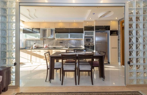 Antalya City Centre Appartement | Lovely Flat with Sea View near Beach in Muratpasa