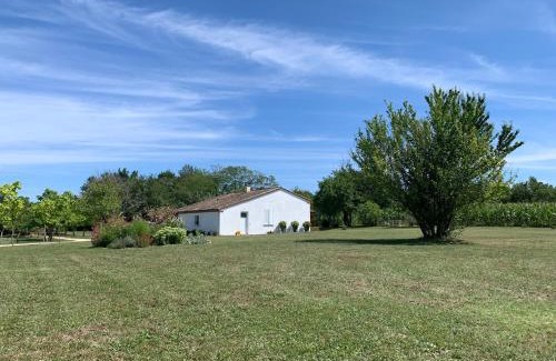 Saint-Etienne-de-Villereal Maison | Lovely gites with private pool, privacy & spacious garden