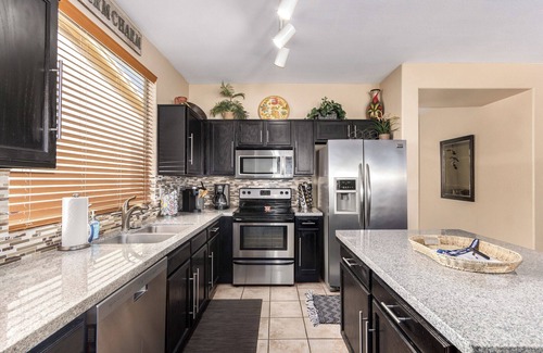 Avondale Maison | Lovely Garden Lakes,heated pool & Spa! Special montly rate!!