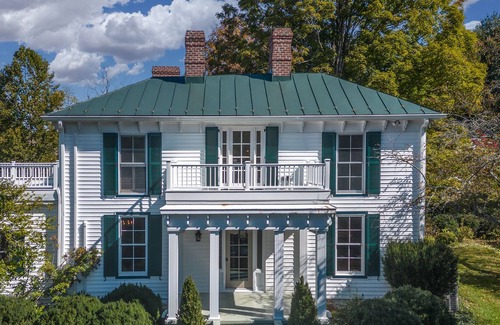 Rockbridge Baths Maison | Lovely Gardens with lots of solitude. Inground pool. Minutes to Lexington VA.