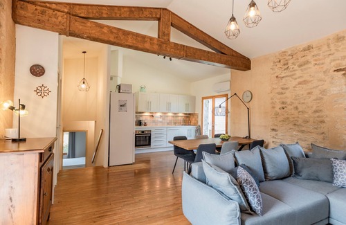 Serignac Maison | Belle gite avec grand jardin et piscine privée