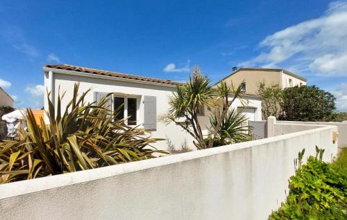 Saint-Georges-de-Didonne Maison | Lovely Home In Saint-Georges-De-Didon