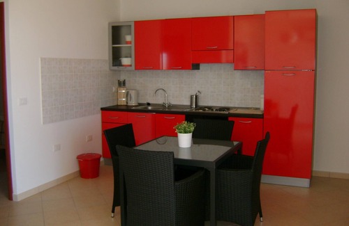 Joppolo Appartement | Bel appartement à flanc de colline avec une vue magnifique sur la mer et d'excellentes installations.