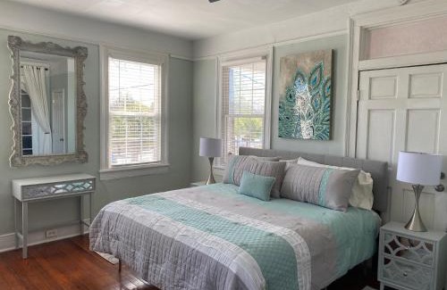 Westside Maison | Lovely & Historical 3BR - Balcony - Central Location