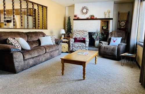 Carrington Maison | Lovely Home for the family with a huge yard and central location