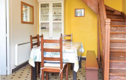 Arromanches-les-Bains Maison | Lovely Home In Arromanches-Les-Bains With Kitchen