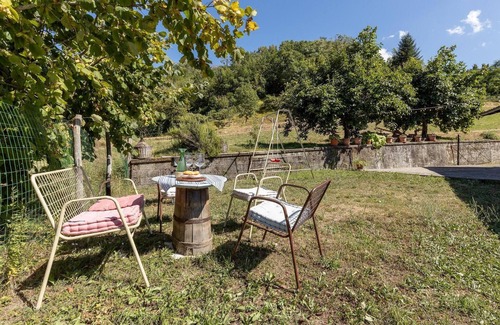 Casone Carpinelli Maison | Lovely home in Pieve San Lorenzo with jacuzzi