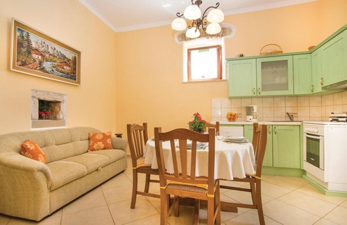 Bicici Maison | Belle maison à Barban avec cuisine
