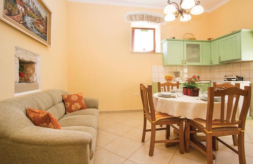 Bicici Maison | Belle maison à Barban avec cuisine