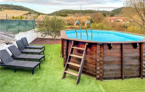 Cruzy Maison | Lovely Home In Cruzy With Kitchen