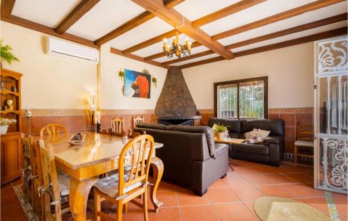 Guillena Maison | Lovely Home In Guillena With Wifi