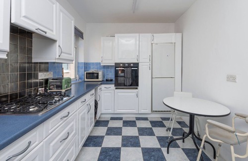 Fullwell Maison | Lovely home in Ilford with parking