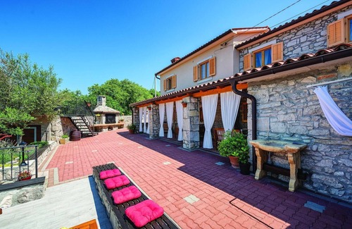 Kozljak Maison | Belle maison à Kozljak avec WiFi