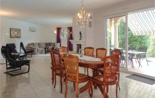 Lamalou-les-Bains Maison | Lovely Home In Lamalou Les Bains With Wifi