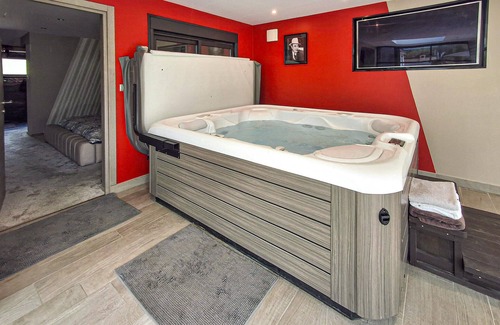 Landivisiau Maison | Lovely home in Landivisiau with sauna