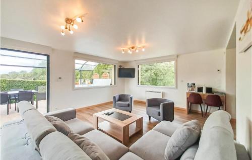 Ledinghem Maison | Lovely Home In Ledinghem With Kitchen