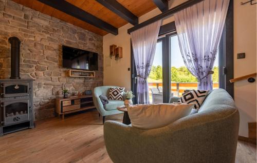 Otocac Maison | Lovely Home In Lipovlje